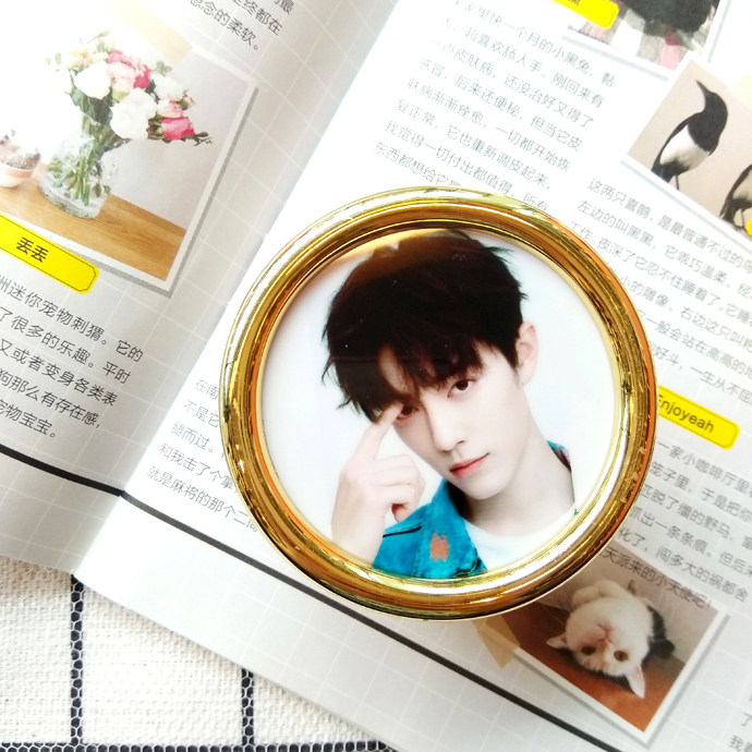 Stars customizable to send people gift clockwork Music Box Showar Wang Yibou Junyi Xiao Gufeng characters move