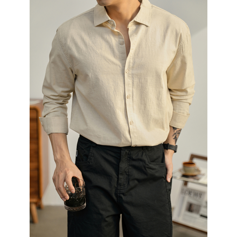Luud Men's Light Luxury Style Casual Lapel Cotton and Linen Shirt, Versatile for Spring and Autumn Commuting, with an Arc-Shaped Hem and a Stylish Look