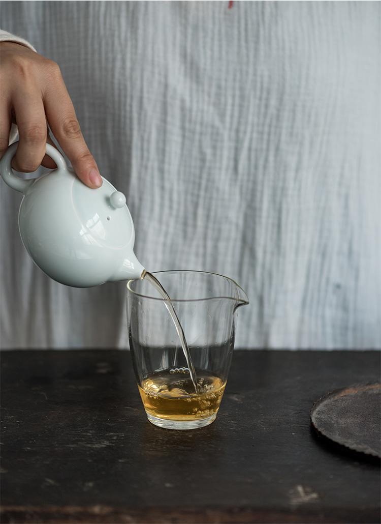 Sweet white glazed ceramic story ball hole, xi shi pot of filtering household white porcelain tea teapot tea by hand