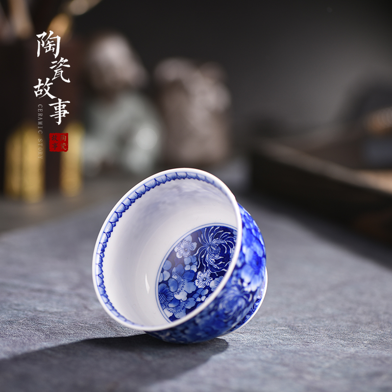 Kung fu tea cup single ceramic bowl hand blue and white porcelain of jingdezhen blue flowers sample tea cup tea masters cup