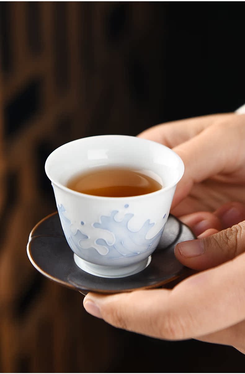 Members of the white porcelain teacup ceramic sample tea cup kung fu tea set household small waves fragrance - smelling cup single cup of tea