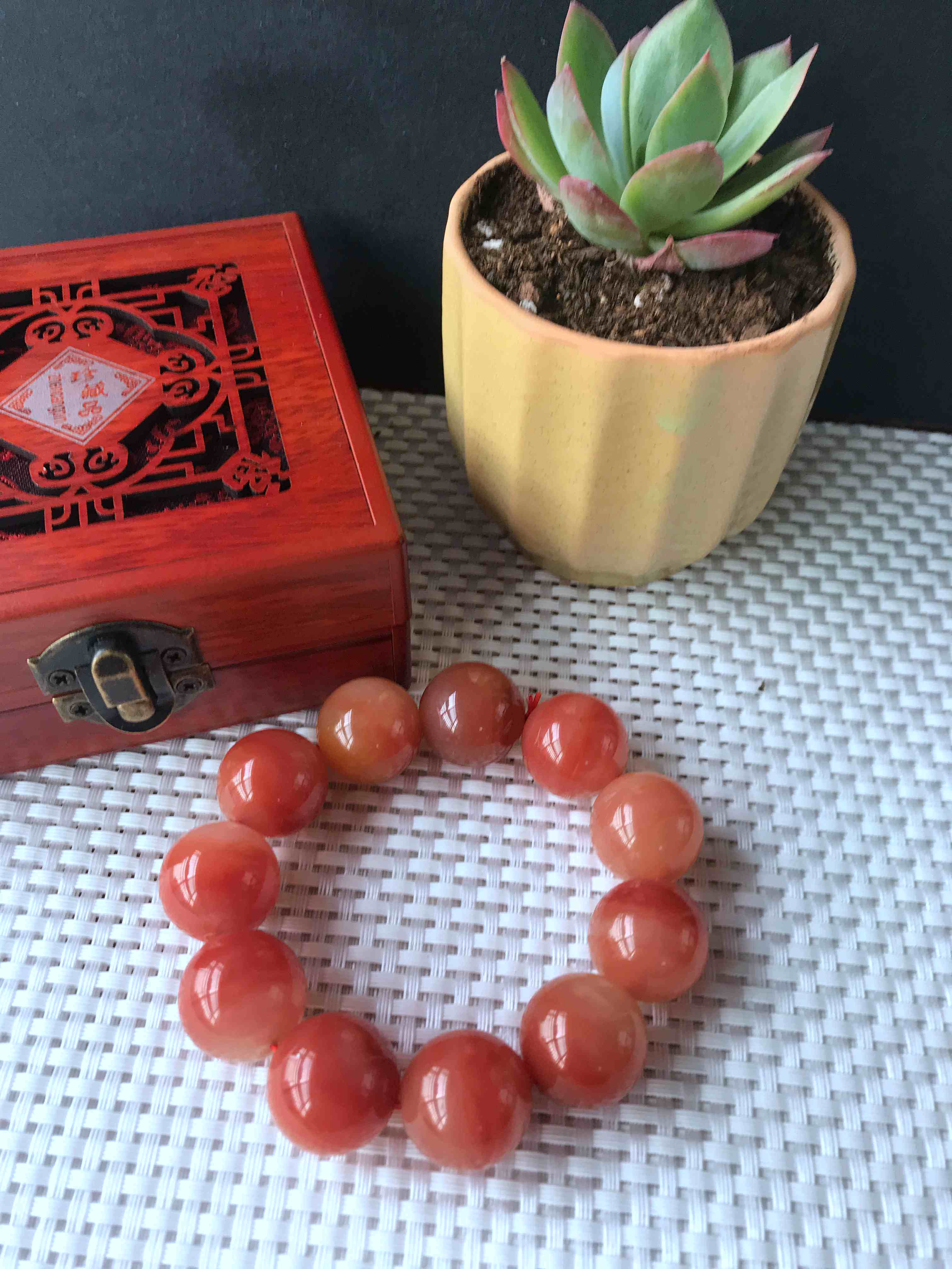 Yunnan Huanglong Jade Mountain String Bracelets