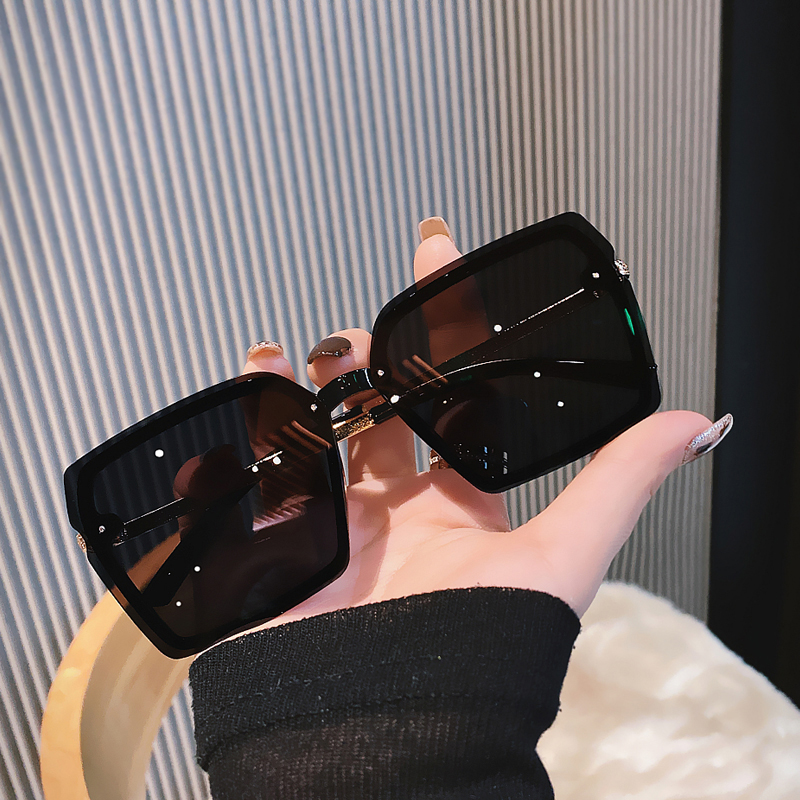 Box Sunglasses Female Summer Advanced anti-UV retro large face Slim Netting Red Sunglasses Woman 2022 New