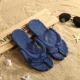 Складывание человеческих персонажей перетаскивает тибетские зеленые