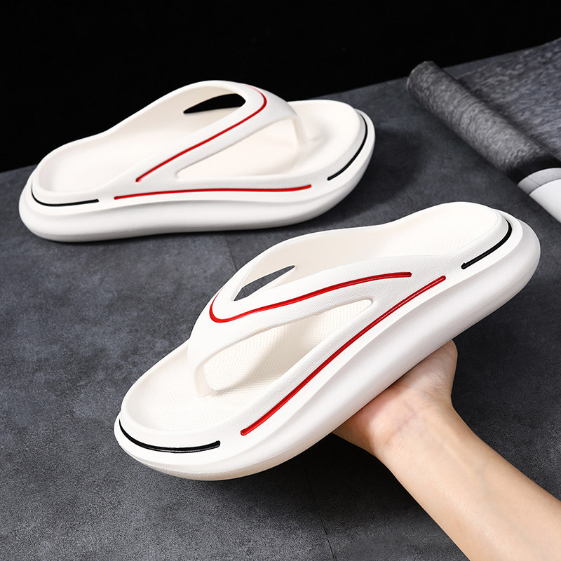 Flip-flops men's trendy outer wear thick bottom summer new men's slippers personality Korean version all-match non-slip sandals and slippers