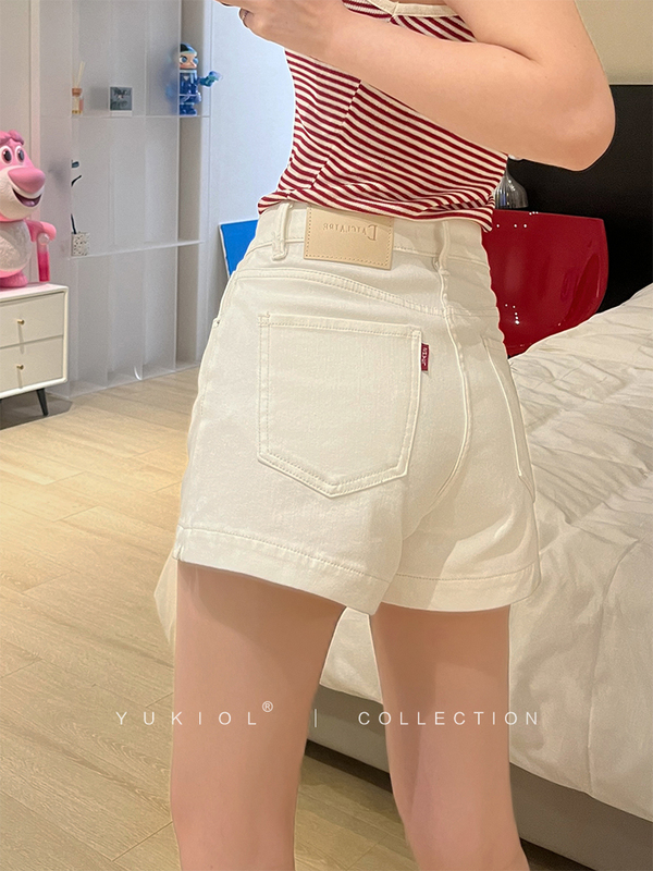 Xiaoyu's Denim Shorts for Women 2026 Summer New Elastic High-Waisted White Thin Slimming Slit A-Line Hot Pants