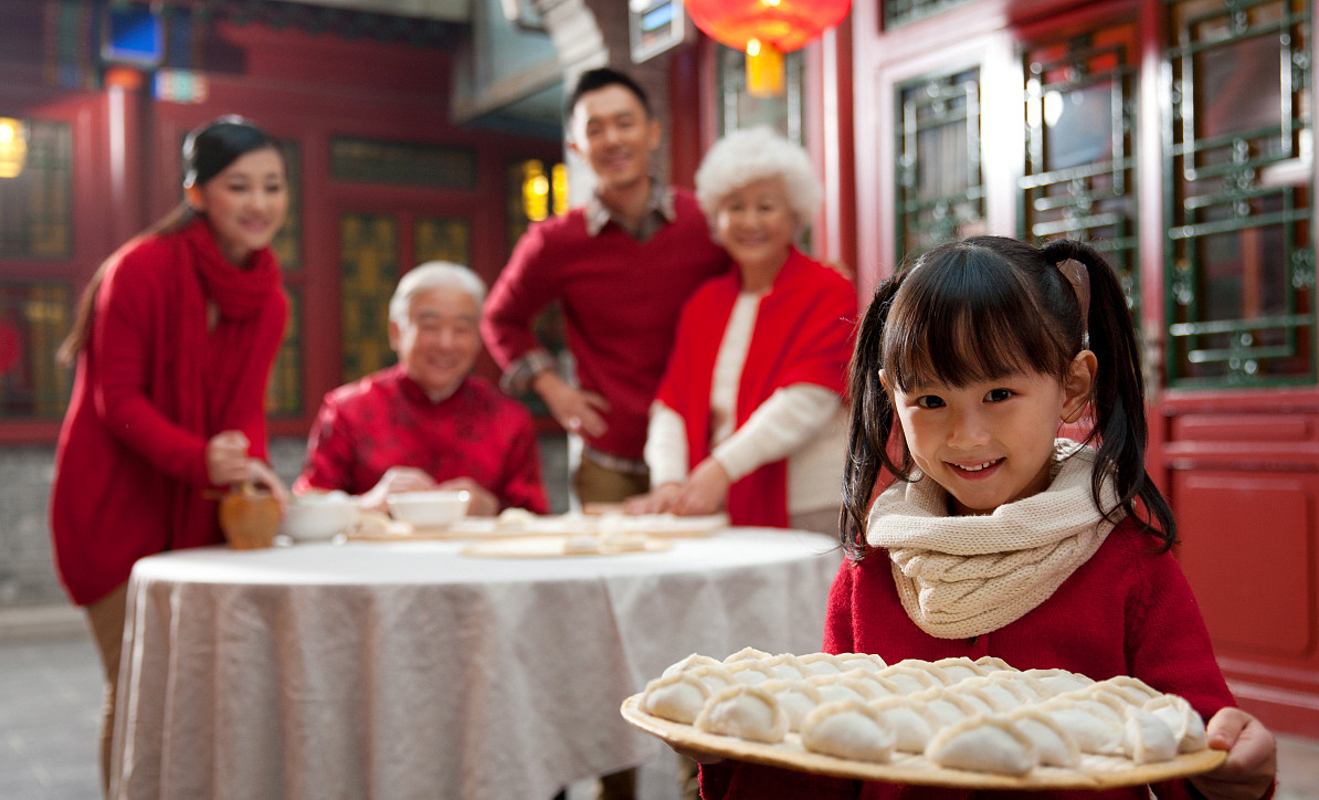 西安全家福拍摄全攻略：从上门拍摄到精修图、视频后期，一站式搞定！