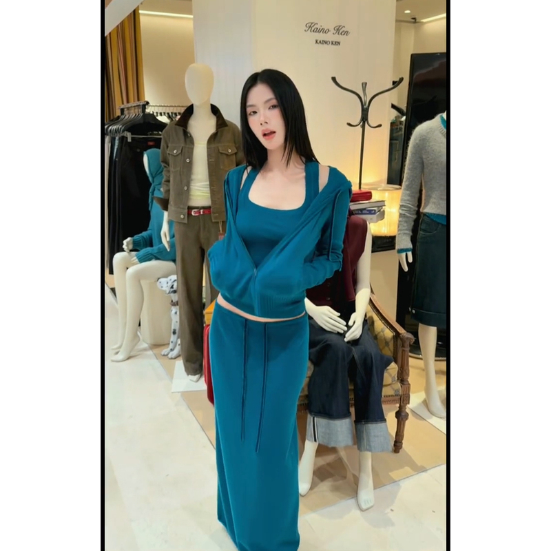 Lazy Style Simple Wool Knit Sweater Set for Women 2026 Autum Wear Short Hooded Sweatshirt and Skirt Two-Piece Set Lazy Style Simple Wool Knit Sweater Set for Women 2026 Autum Wear Short Hooded Sweatshirt and Skirt Two-Piece Set