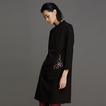 (mustard original) Wanfu China Wind Chinese style upright collar design improvement qipao skirt Heavy work embroidered dress