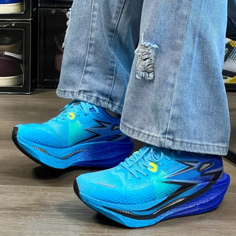 Feiran 4.0 Running Shoes, Marathon Professional Training Carbon Plate Racing Running Shoes, Shock-Absorbing, Rebounding, Breathable Sports Shoes Feiran 4.0 Running Shoes, Marathon Professional Training Carbon Plate Racing Running Shoes, Shock-Absorbing, Rebounding, Breathable Sports Shoes