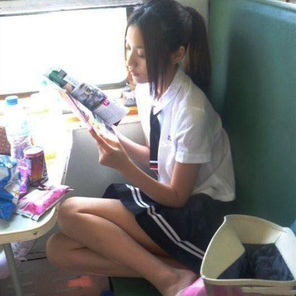 火车上不好卖的快餐,乘务员为何还在卖?