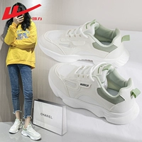 Бело-зеленый спортивный модель