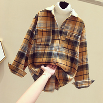 Plaid shirt woman 2021 new autumn and winter relaxed Korean version thickened retro port taste 100 lap long sleeve shirt jacket