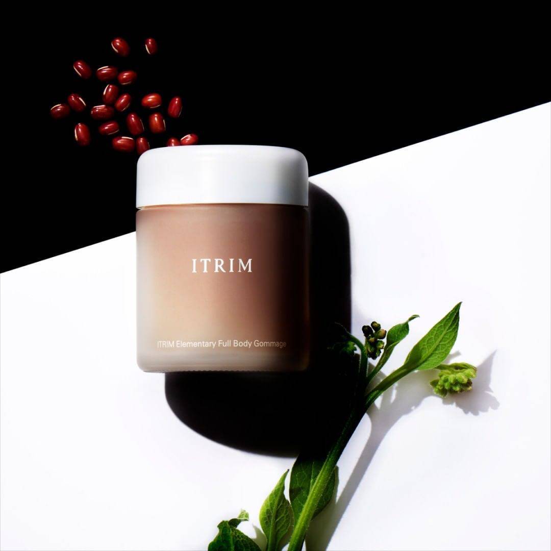 Obsessed with your body Japan ITRIM body scrub whitening to remove chicken skin to remove dead skin moisturizing moisturizing 100g