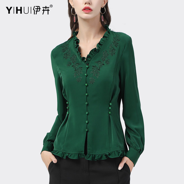 Shirt women's long-sleeved embroidered flower top v-neck shirt temperament to close the waist and cover the stomach to show thin middle-aged and elderly 2022 autumn clothes