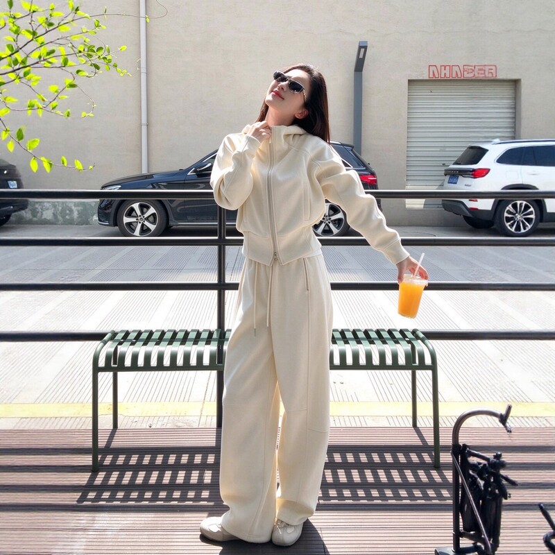 Pure Cotton Salt-Style Sportswear Set for Women, Autumn Student Korean Version Loose Fashion Sweatshirt Casual Two-Piece Running Trendy Set Pure Cotton Salt-Style Sportswear Set for Women, Autumn Student Korean Version Loose Fashion Sweatshirt Casual Two-Piece Running Trendy Set