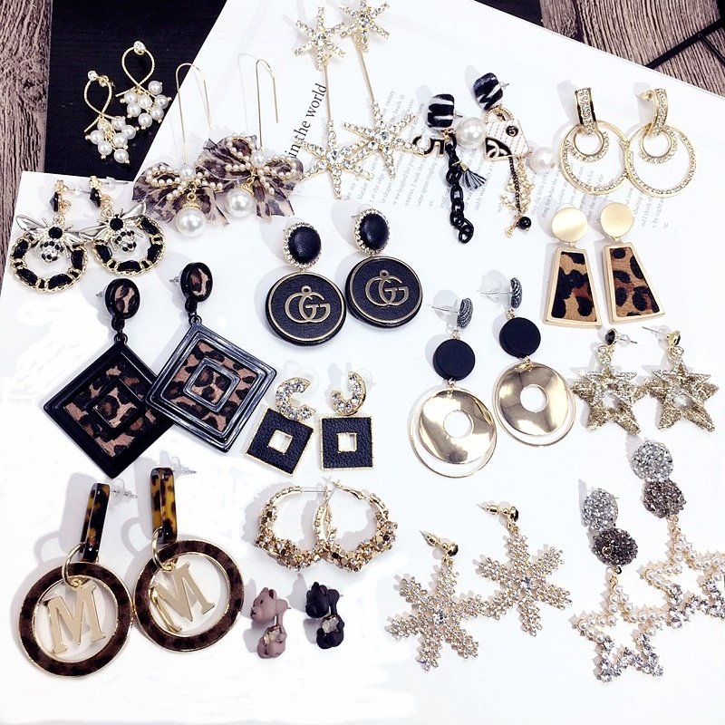 Y9 South Korea Style New Temperament Geometric Earshot Woman Fashion Hyperbolic BAO WELN DIAMOND EARRINGS PERSONALITY MAHAIR LONG PRINTS