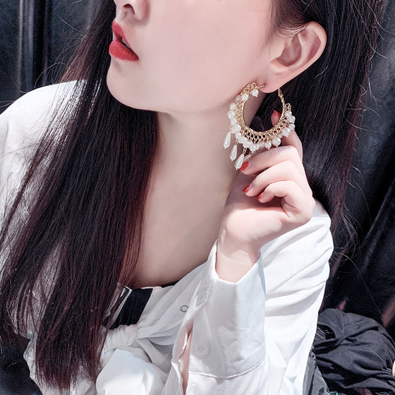 YJ European and American new style exaggerated long temperament pearl earrings fashionable retro slim earrings for women