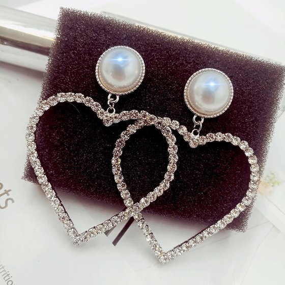 s30S925 silver needle simple and versatile pearl peach heart earrings for women European and American exaggerated full diamond love earrings earrings earrings