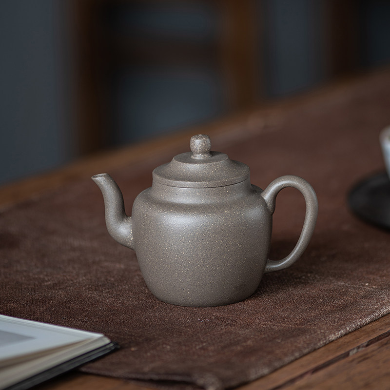 Yixing Purple Sand Pot Kung Fu Tea Pot tea Set Home Tibetan Zhengzong Huanglong Mountain Original mine Qingling Duong Clay Palace Lamp Pot 160CC