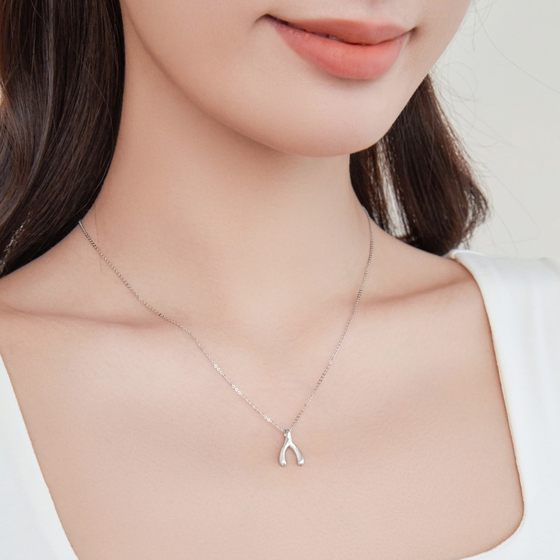 Chow Sang Sang Love Secret Pt950 Wishing Bone Platinum Pendant Platinum Pendant for Women 89536P