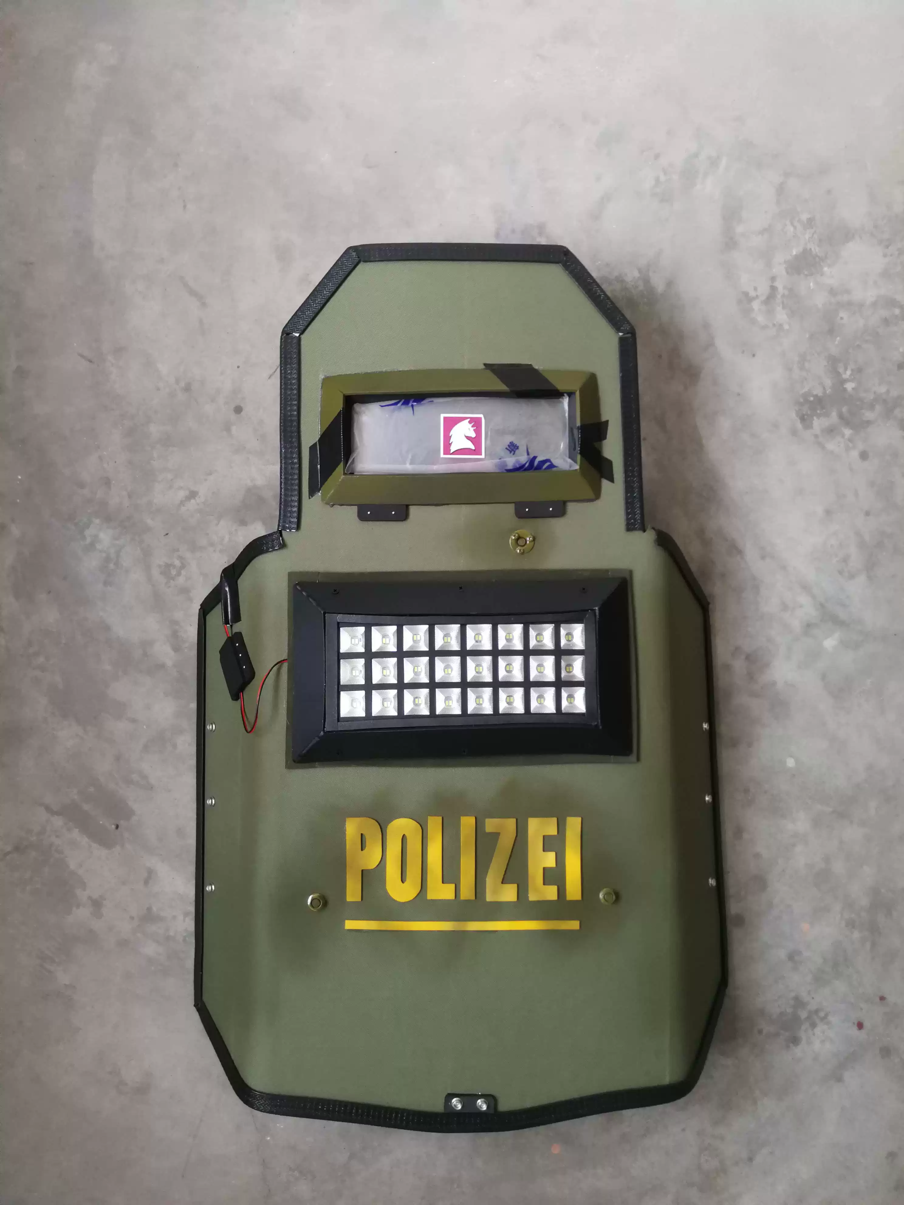 彩虹六号围攻Cos道具 R6S G52闪光盾牌 Cos闪盾铝制盾体 模玩周边Cos服饰 游戏角色扮演道具-Taobao-Tmall