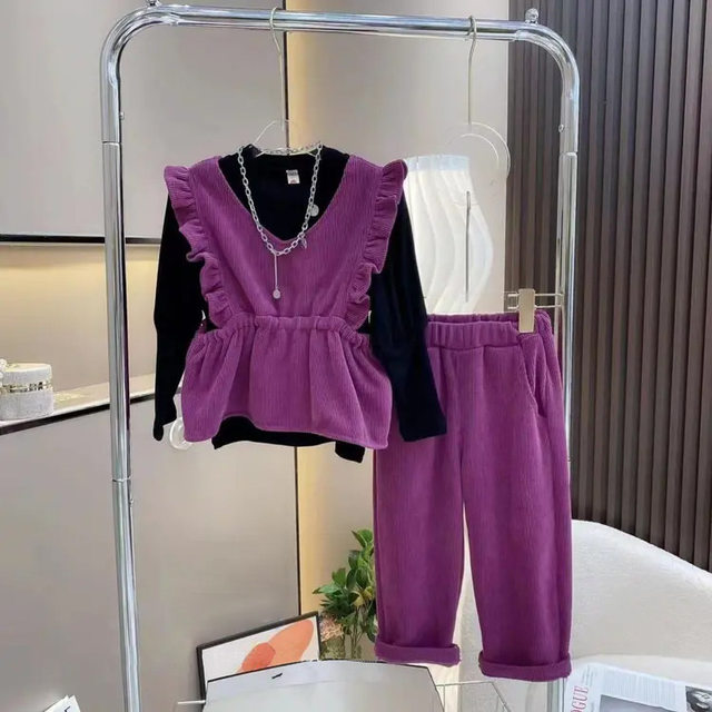 Girls suit 2022 autumn new baby fashionable vest bottoming shirt corduroy casual pants three-piece set