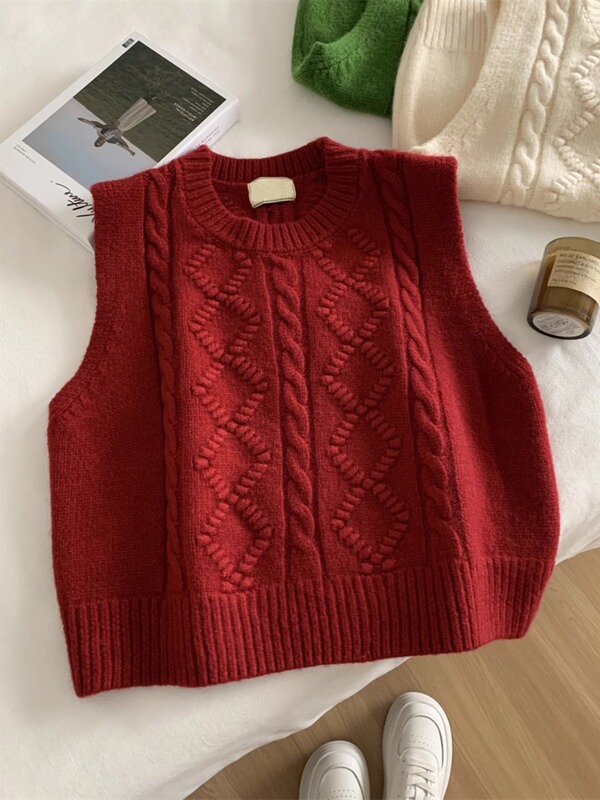 New Year Red Retro Twist-Knit Vest for Women, Loose-Fitting Versatile Sleeveless Cardigan for Early Spring Layering New Year Red Retro Twist-Knit Vest for Women, Loose-Fitting Versatile Sleeveless Cardigan for Early Spring Layering