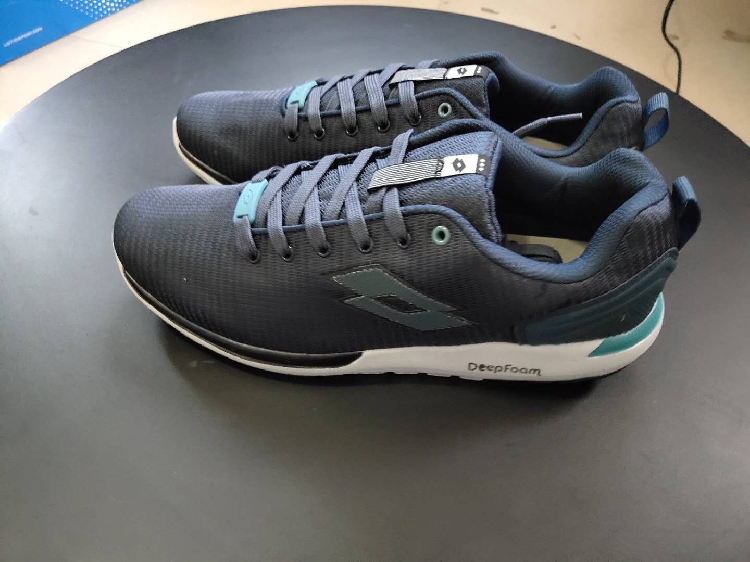 Lo Le tto Road Light Leisure Sports Shoes High Density Foam Sole Breathable Shock Absorbing Super Size