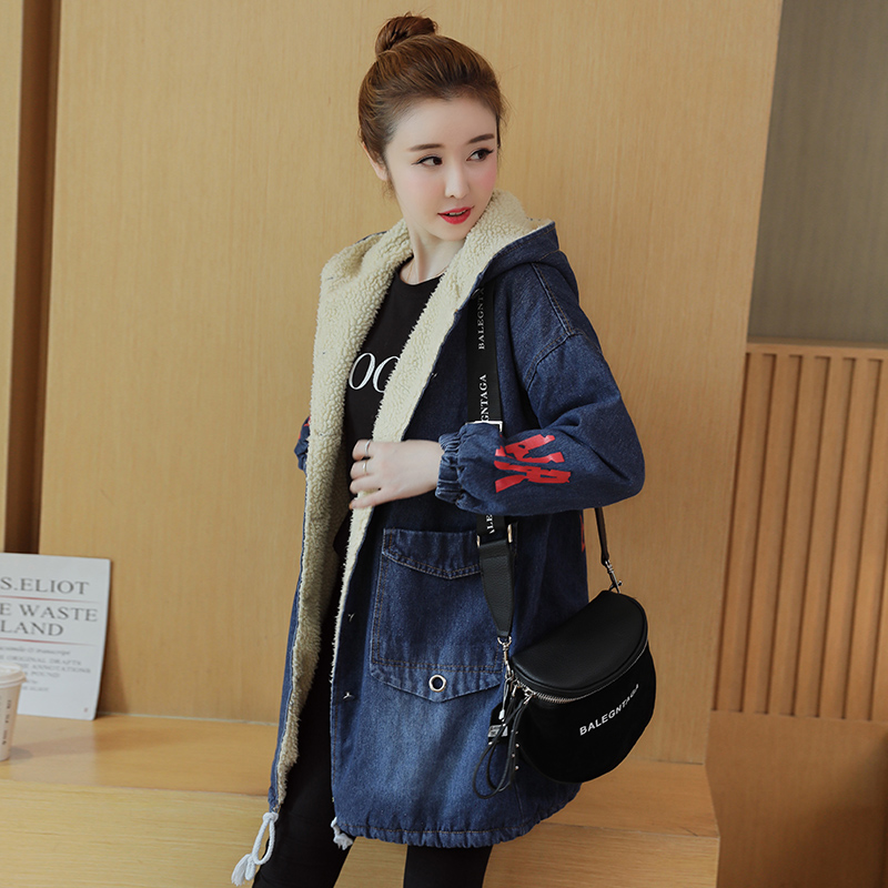 2020 winter new Korean version of the student medium and long version of the large size women's clothing plus velvet thickened warm cotton clothing denim jacket women