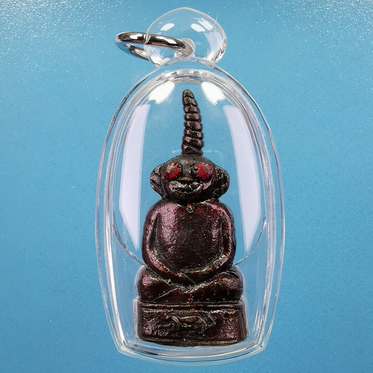 Thai Buddha brand genuine Dragon Po Gloy Buddha calendar 2551 The first phase of Pa Ying with waterproof shell Thailand delivery