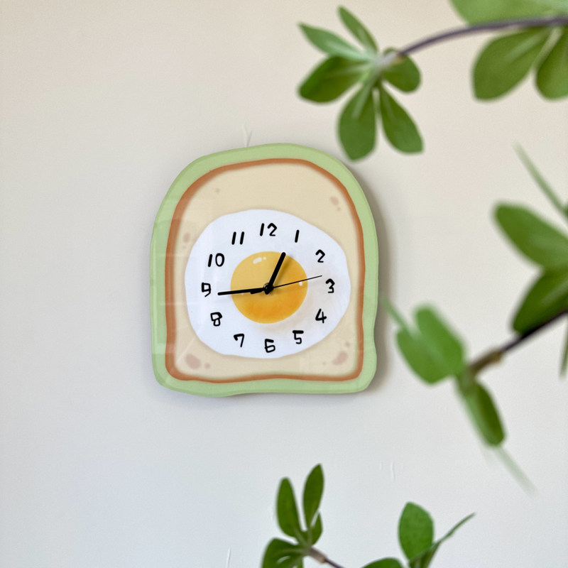 Креативные настенные часы в виде мультяшного яичного тоста для декора ресторана и гостиной, бесшумные настенные часы