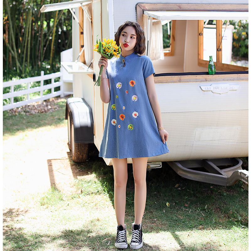 Phiên bản cải tiến của cô gái trẻ sườn xám màu xanh denim lỏng váy sinh viên nhỏ Trung Quốc gió mùa hè ngắn