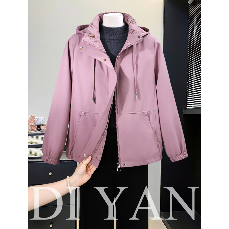 Middle-Aged Mom's Autumn Fashion Casual Youthful Hooded Jacket for Middle-Aged and Elderly Women, Large Size Autumn Jacket Top Middle-Aged Mom's Autumn Fashion Casual Youthful Hooded Jacket for Middle-Aged and Elderly Women, Large Size Autumn Jacket Top