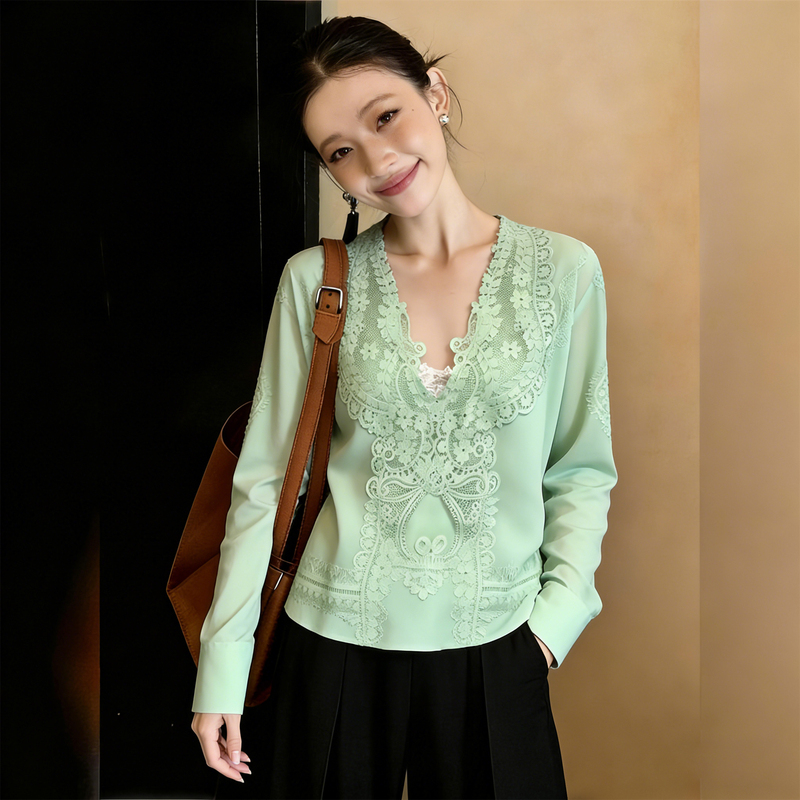French-Style Green Lace V-Neck Long-Sleeve Top for Women, 2026 Spring New Design, Stylish Blouse with Lace Splicing