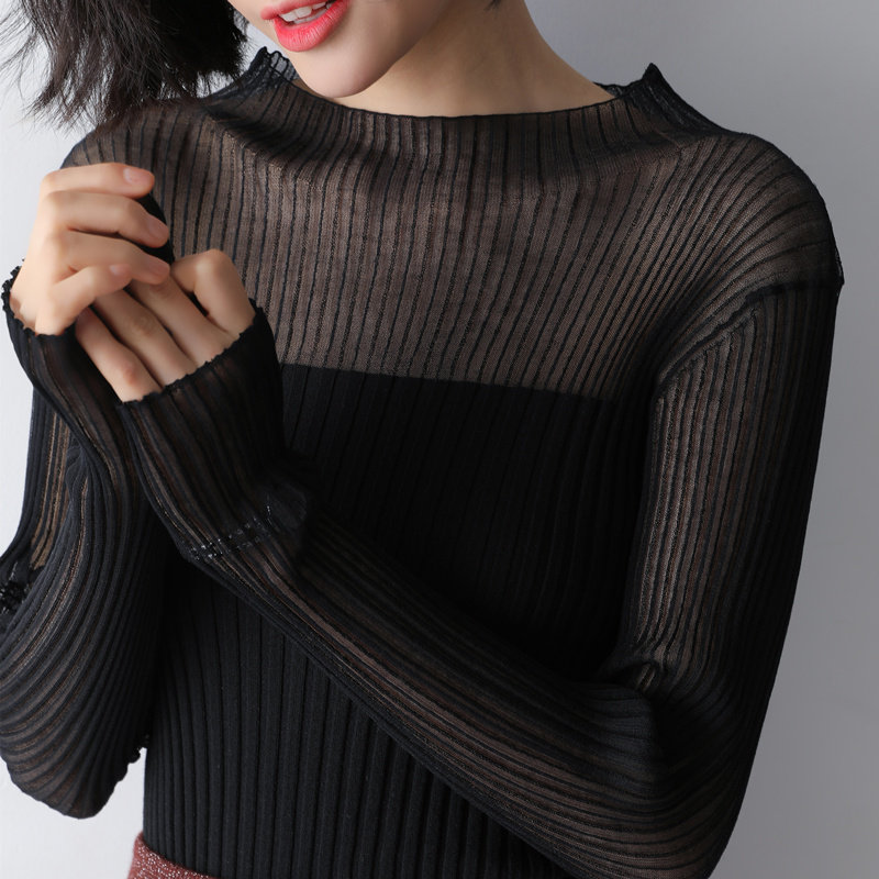 Small design sensibility to beat the sweater in the autumn 2022 long sleeves with black tight outside wearing a thin sweater