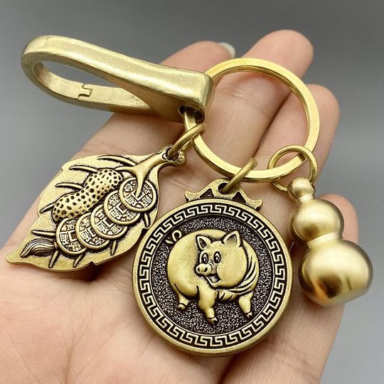 Pure Brass Twelve Zodiac Keychain, High-End, One Leaf Brings Wealth, Personalized Creative Gourd Car Pendant with Engraving for Men and Women