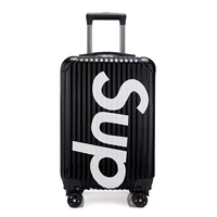 Модный рисунок - черные буквы