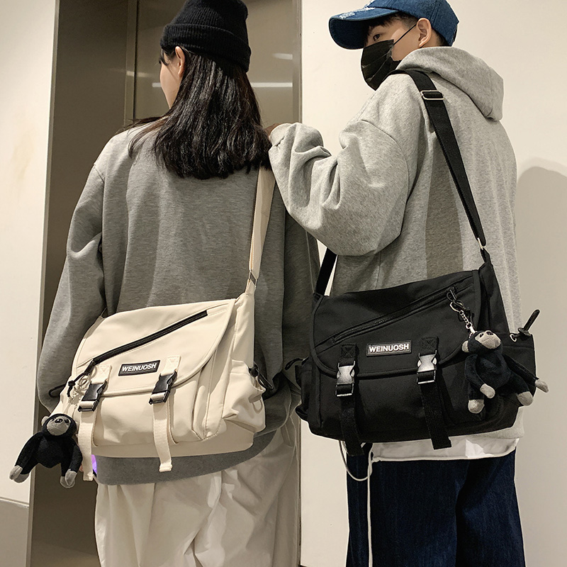 Messenger bag men's Korean version of fashion tide brand college students class all-match tooling bag couple trend shoulder bag female ins