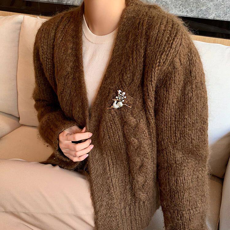 Pearl full diamond deer brooch buckle high-end temperament anti-light chest buckle all-match sweater coat brooch corsage jewelry