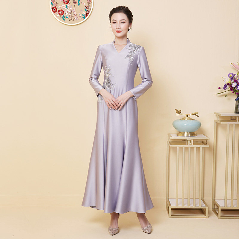 Gown 2022 new elegant temperament Slim Wedding Mom Dress Noble Long Version Dress Superior Texture Spring