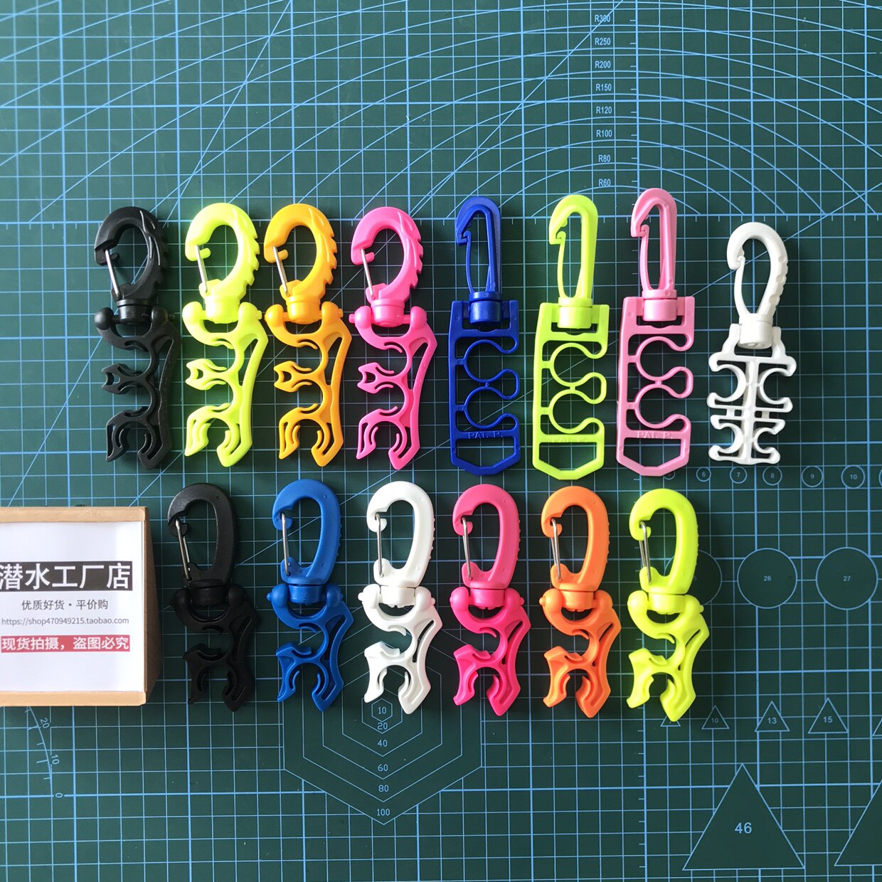 Low Pressure Tube Fixed Hook → (Diving Accessories) in the Secondary Head BC Regulator for Suction Tube Clip