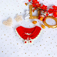 Уши красный