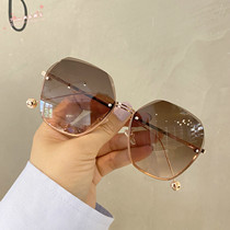 Hong Kong No box cutting edge sunglasses Tidal Air Quality Sunglasses Female large face Thin Fashion Glasses Anti UV