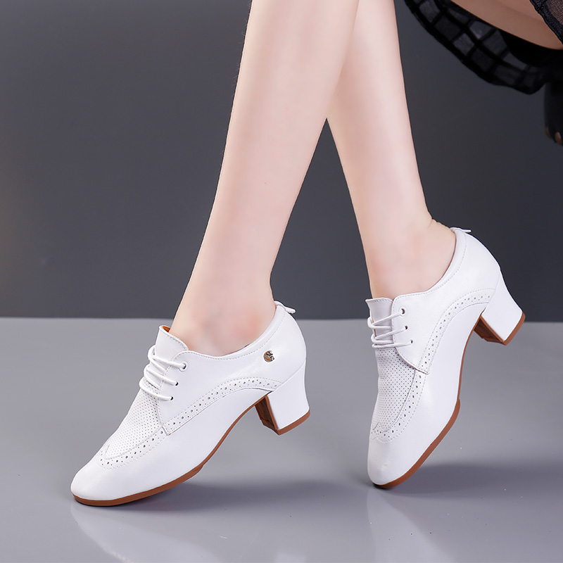 White dermis Latin dance shoes Soft bottom heels Dancing Shoes Water Soldiers Dance Square Dance Shoes Children Ballroom Dancing Shoes 