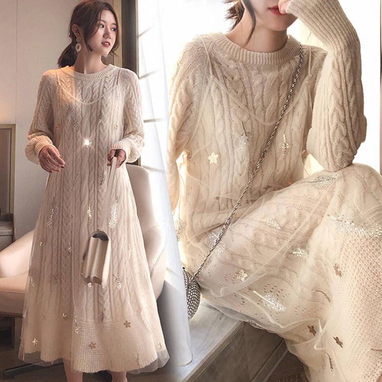 Pregnant women's winter suit fashion 2020 new pregnant women's New Year sweater net red pregnant women's dress autumn and winter fashion trend