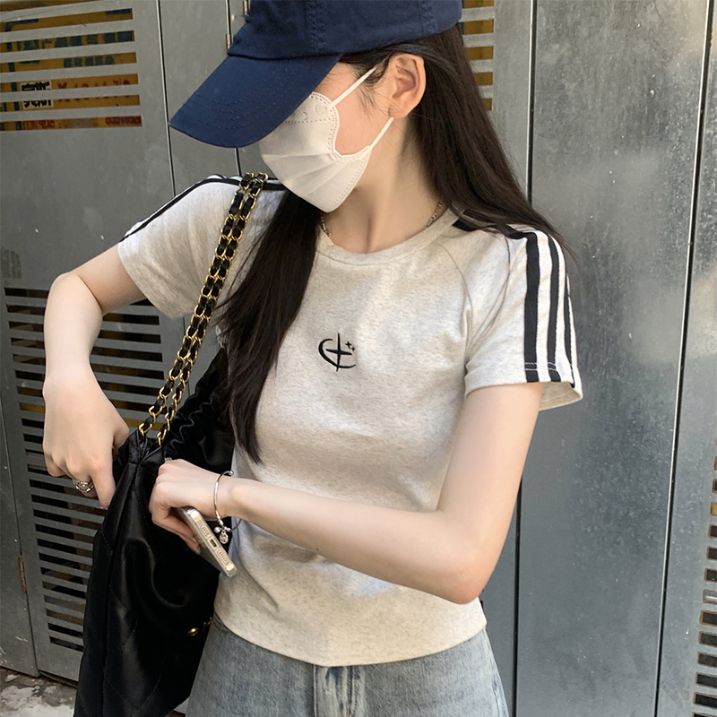 Gray Short Top for Women, Summer Style, Cinched Waist, Sweet and Spicy Jazz Concert Style, Regular Shoulder Short-Sleeve T-Shirt Paired with Cargo Pants Gray Short Top for Women, Summer Style, Cinched Waist, Sweet and Spicy Jazz Concert Style, Regular Shoulder Short-Sleeve T-Shirt Paired with Cargo Pants