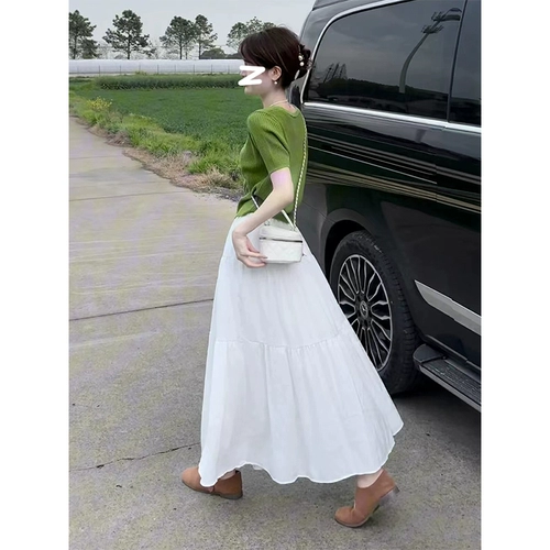 Летняя юбка, зеленый свитер, футболка, модная летняя одежда, городской стиль