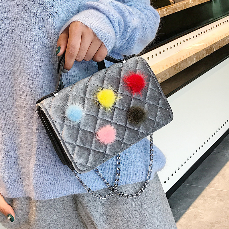 小包包女2018春季新款个性手提菱格链条包单肩斜挎丝绒包ulzzang