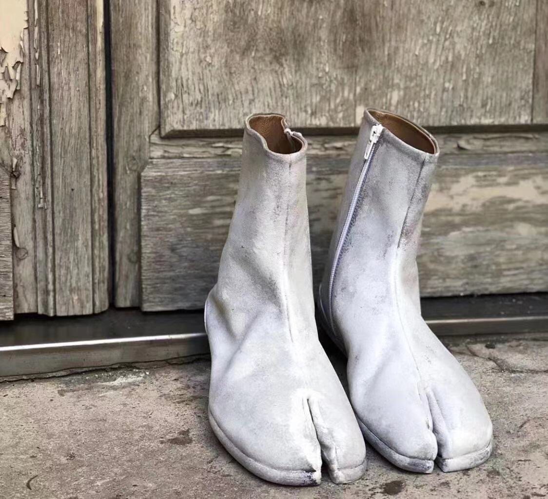 Discount Maison margiela men's high cylinder toe tabi shoes